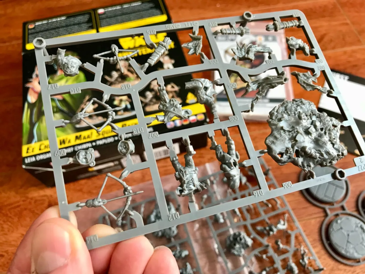 Atomic Mass Games Star Wars Shatterpoint Ee Chee Wa Maa Pack