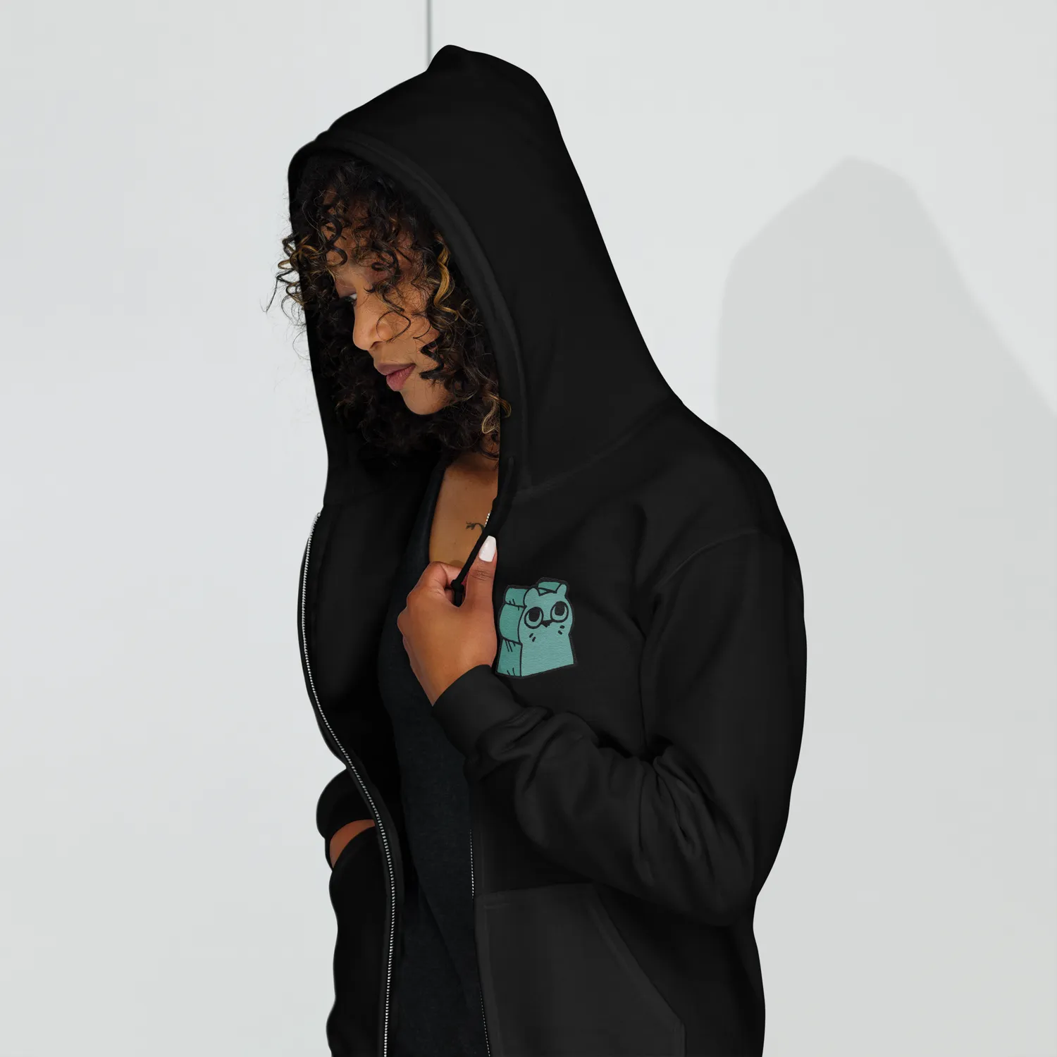 Leder Games Root Riverfolk Meeple Zip-Hoodie schwarz bestickt