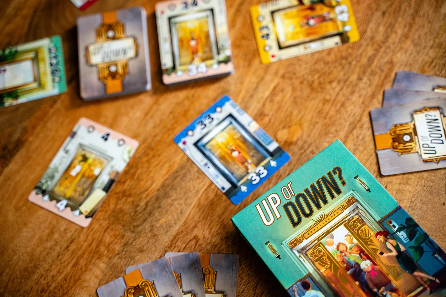 Capstone Games Up or Down? Kartenspiel Basisspiel für 6 Spieler