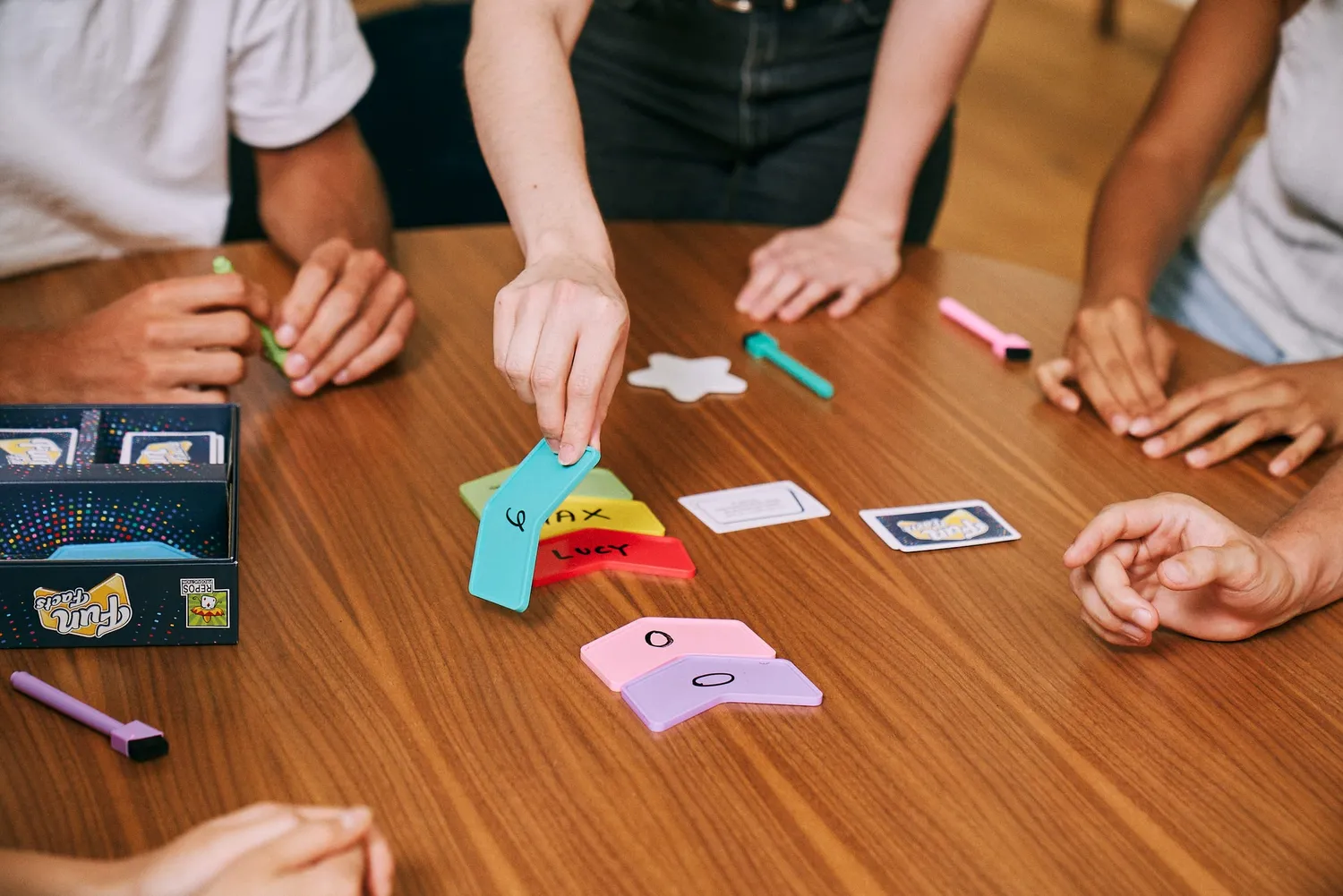 Asmodee Fun Facts Partyspiel kooperativ deutsch
