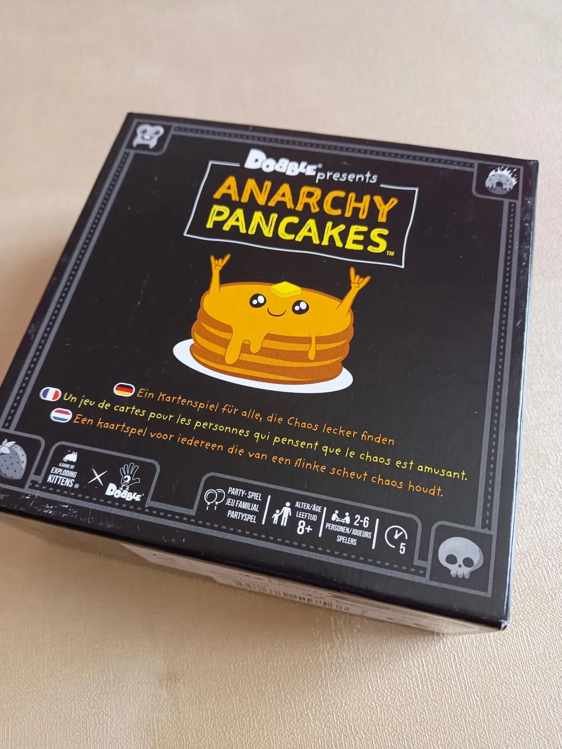 Asmodee Dobble Anarchy Pancakes Kartenspiel 2-6 Spieler