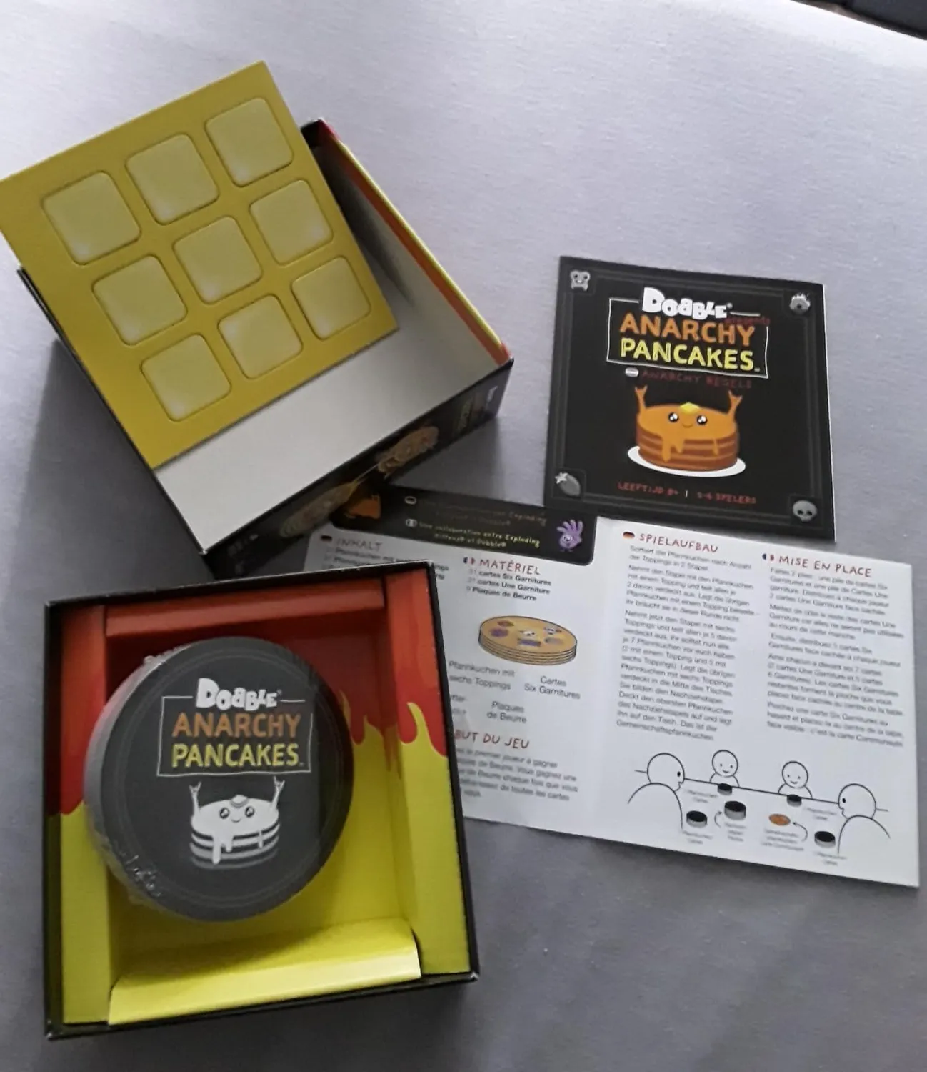 Asmodee Dobble Anarchy Pancakes Kartenspiel 2-6 Spieler