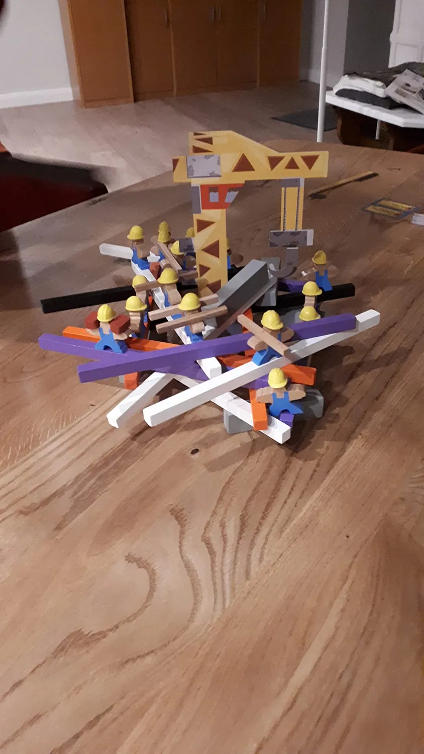 Asmodee Men at Work Familienspiel Geschicklichkeitsspiel Stapel