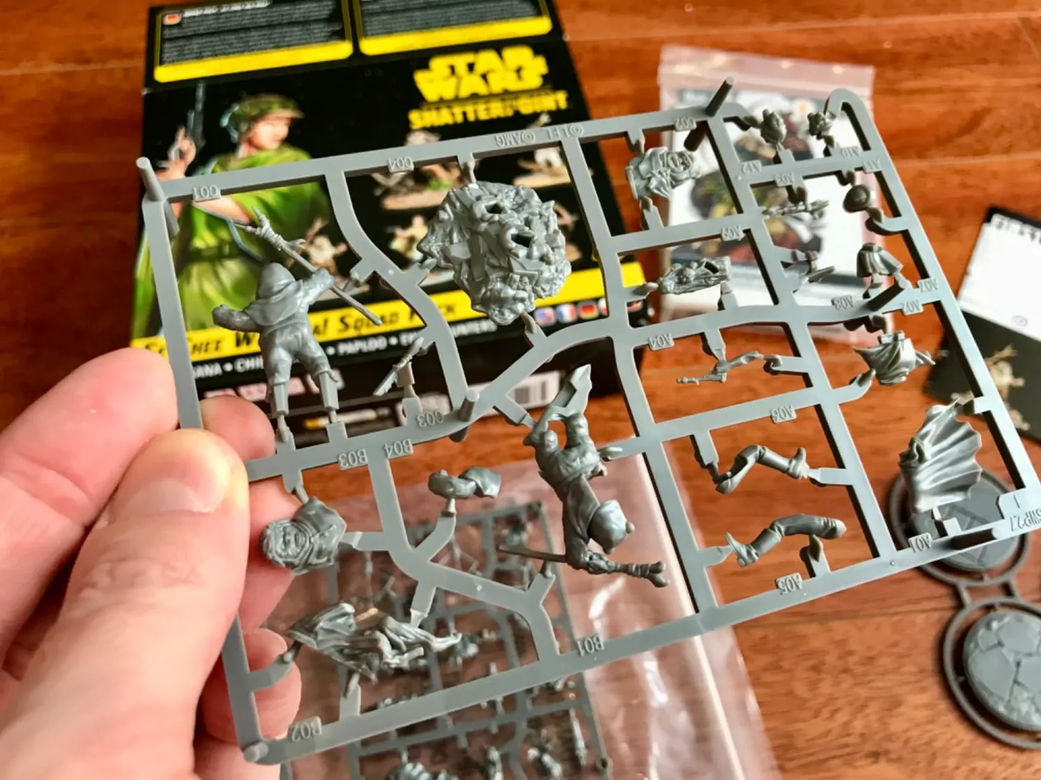 Atomic Mass Games Star Wars Shatterpoint Ee Chee Wa Maa Pack