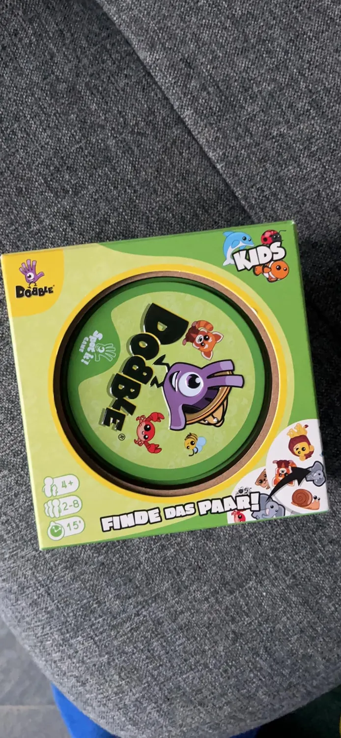 Asmodee Dobble Kids Kartenspiel Eco-Sleeves Tiermotive