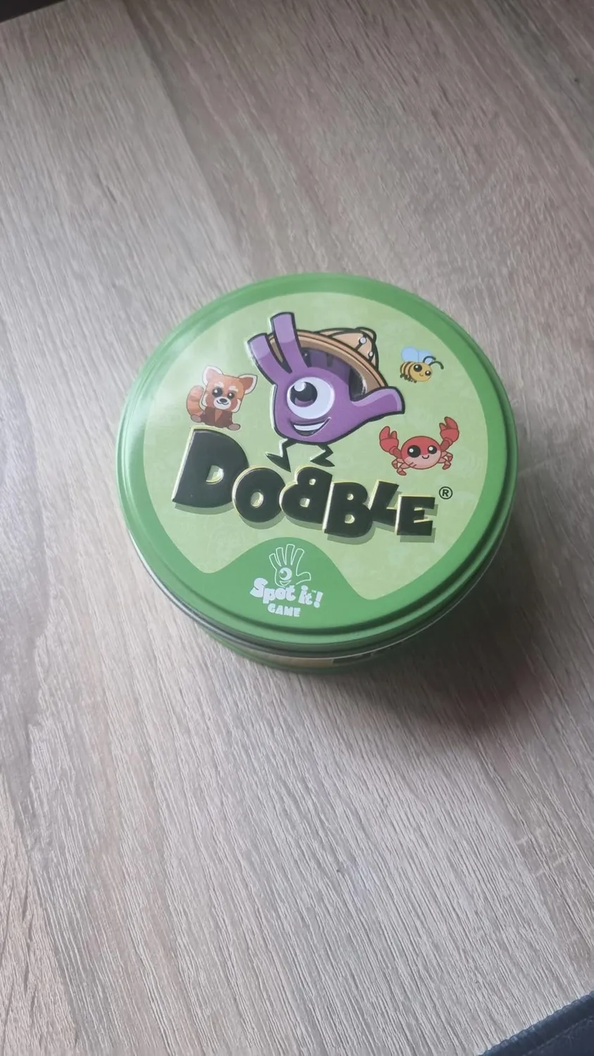 Asmodee Dobble Kids Kartenspiel Eco-Sleeves Tiermotive
