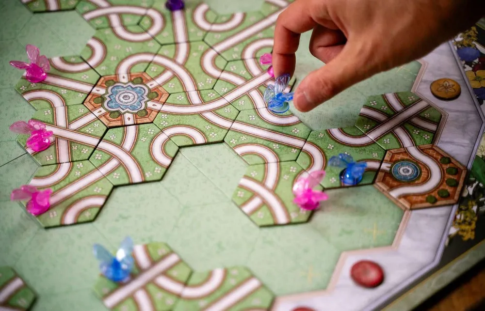 Capstone Games Butterfly Garden Brettspiel mit Mini-Erweiterung