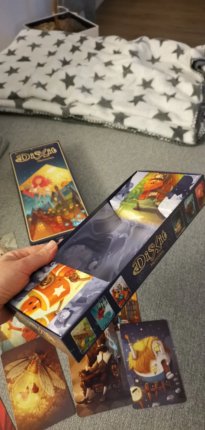 Asmodee Dixit 6 Memories Erweiterung 84 Karten deutsch
