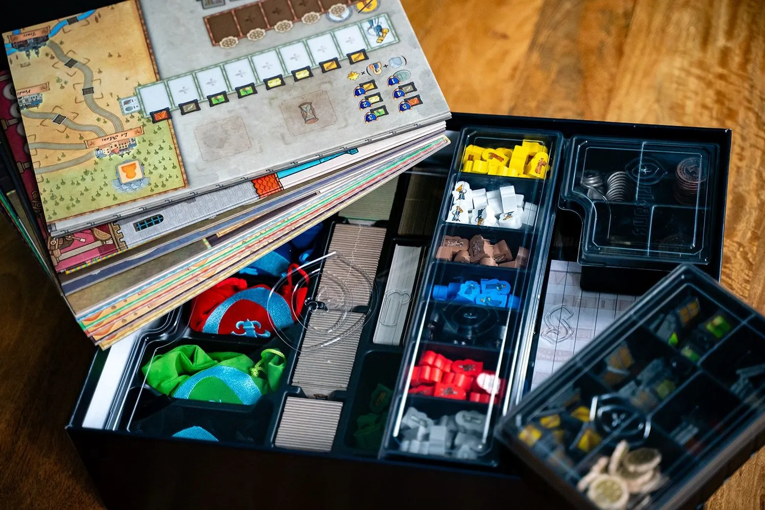 Capstone Games Orléans Big Box Brettspiel Komplettsammlung