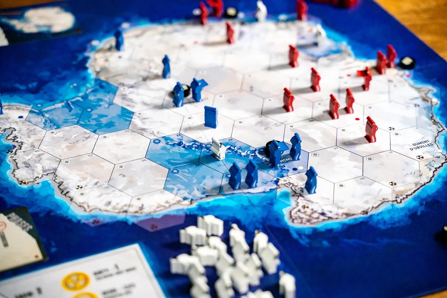 Capstone Games Meltwater Brettspiel Duell 2 Spieler