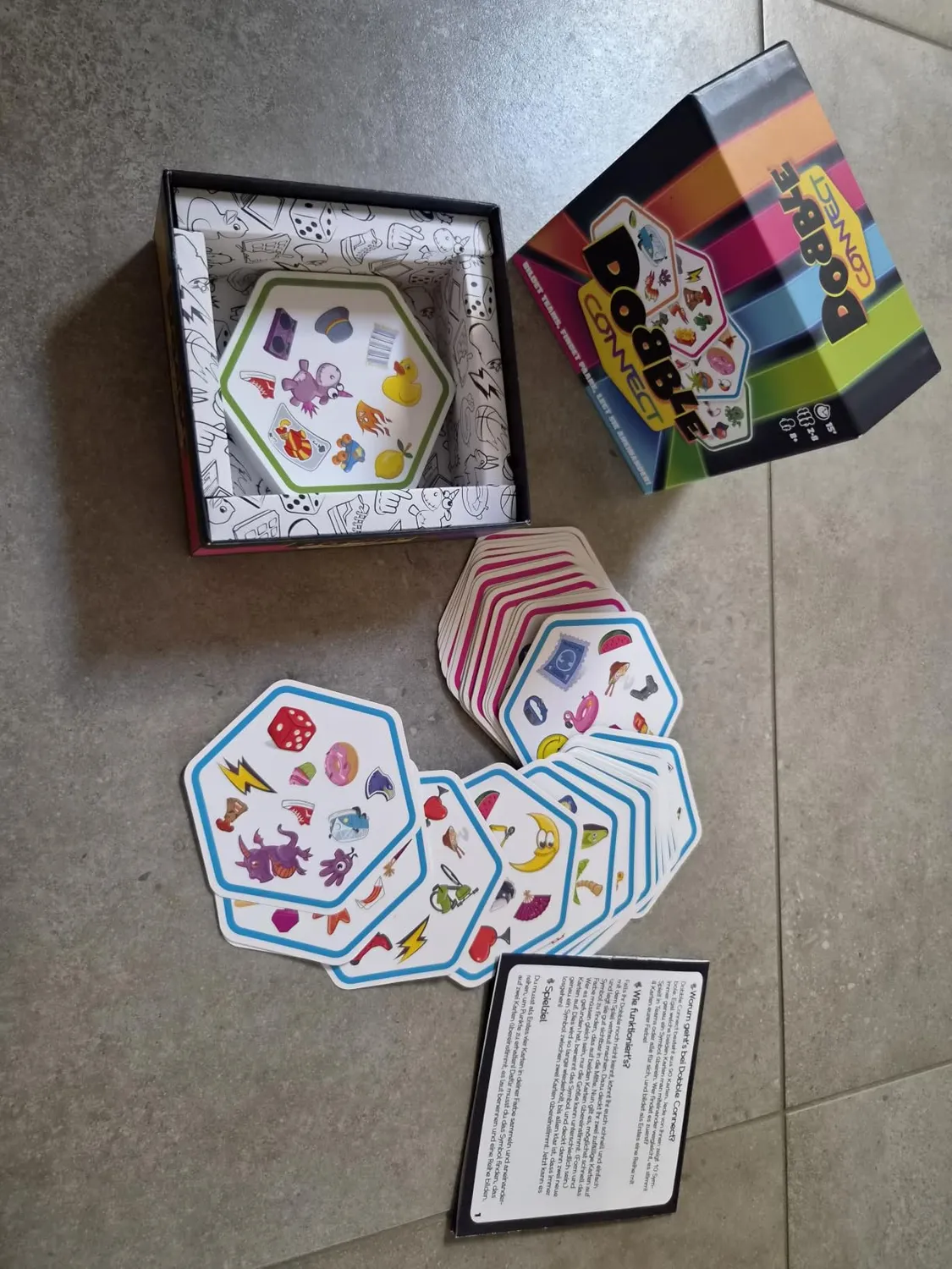 Dobble Connect Kartenspiel Teamspiel 90 Karten