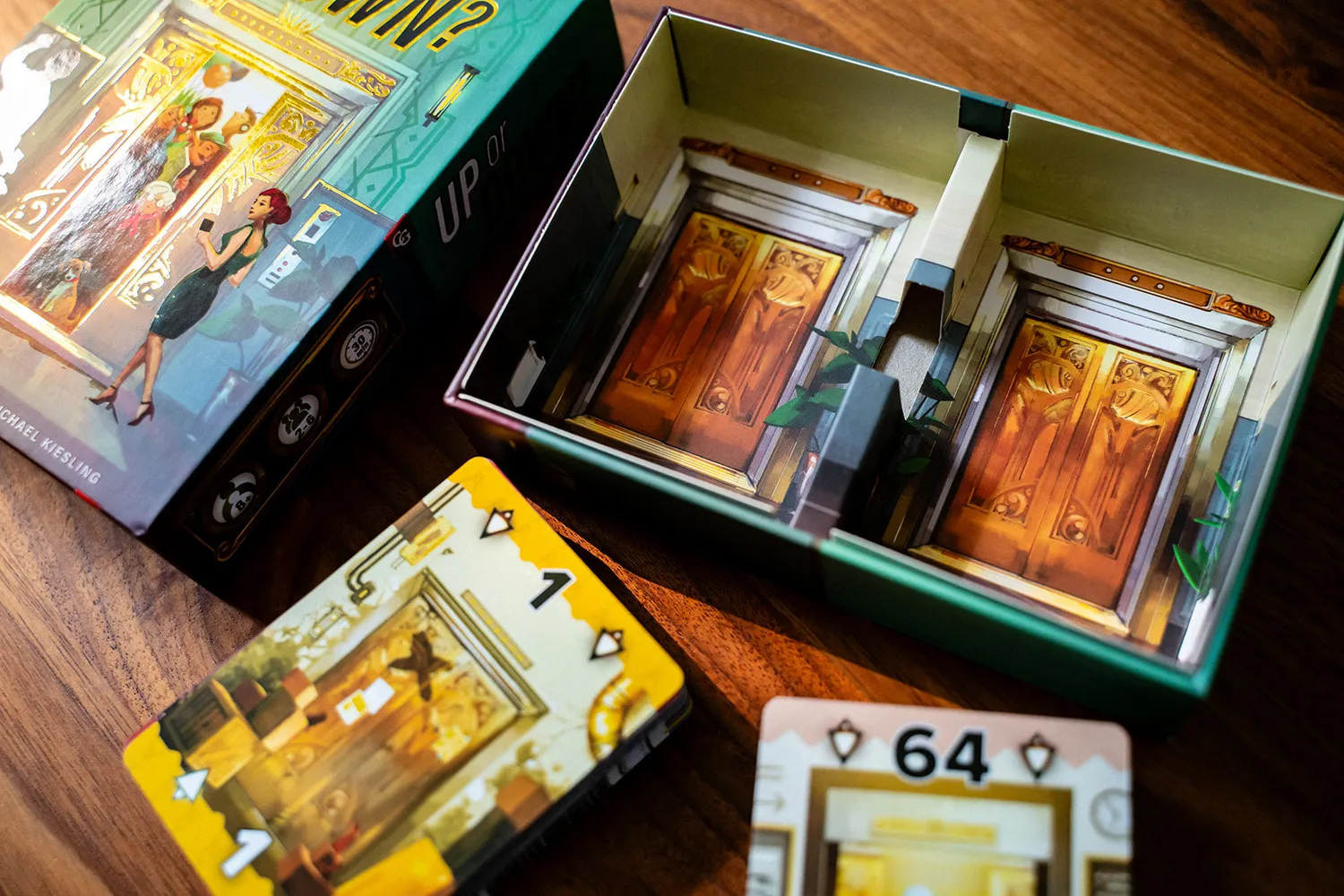 Capstone Games Up or Down? Kartenspiel Basisspiel für 6 Spieler