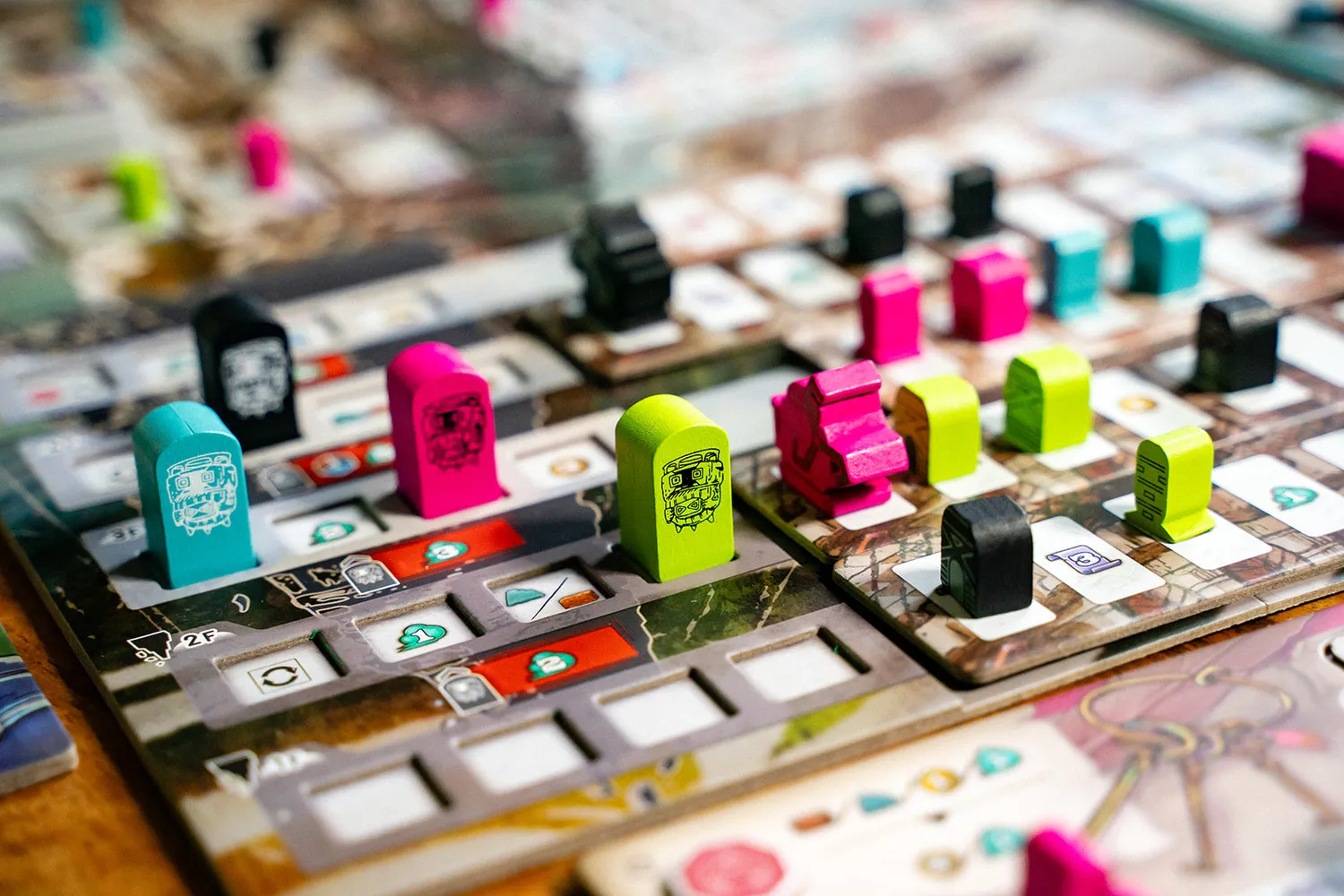 Capstone Games Falling Brettspiel Turm-Expedition