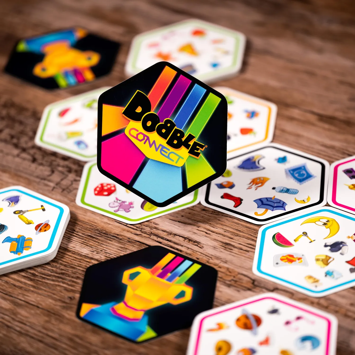 Dobble Connect Kartenspiel Teamspiel 90 Karten
