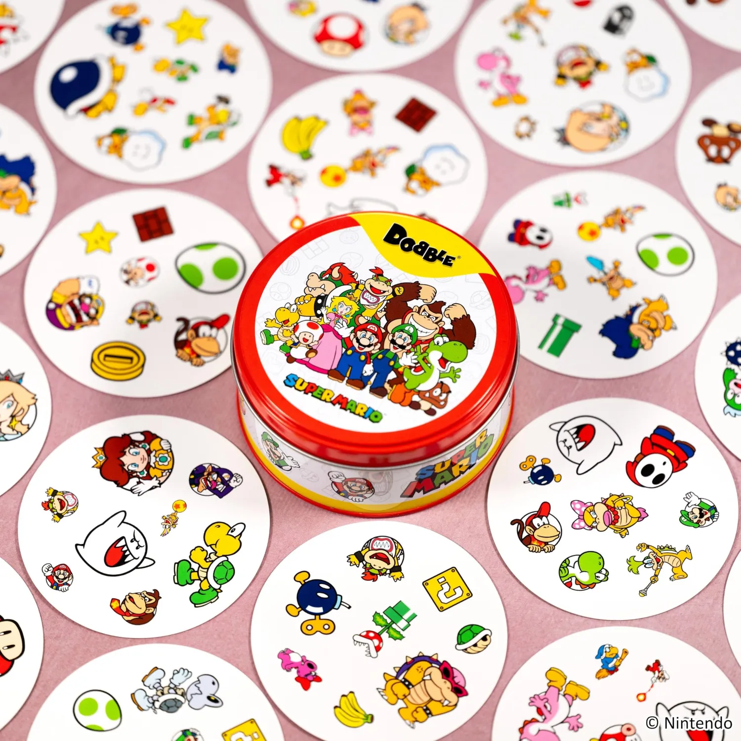 Asmodee Dobble Super Mario Kartenspiel Blechdose