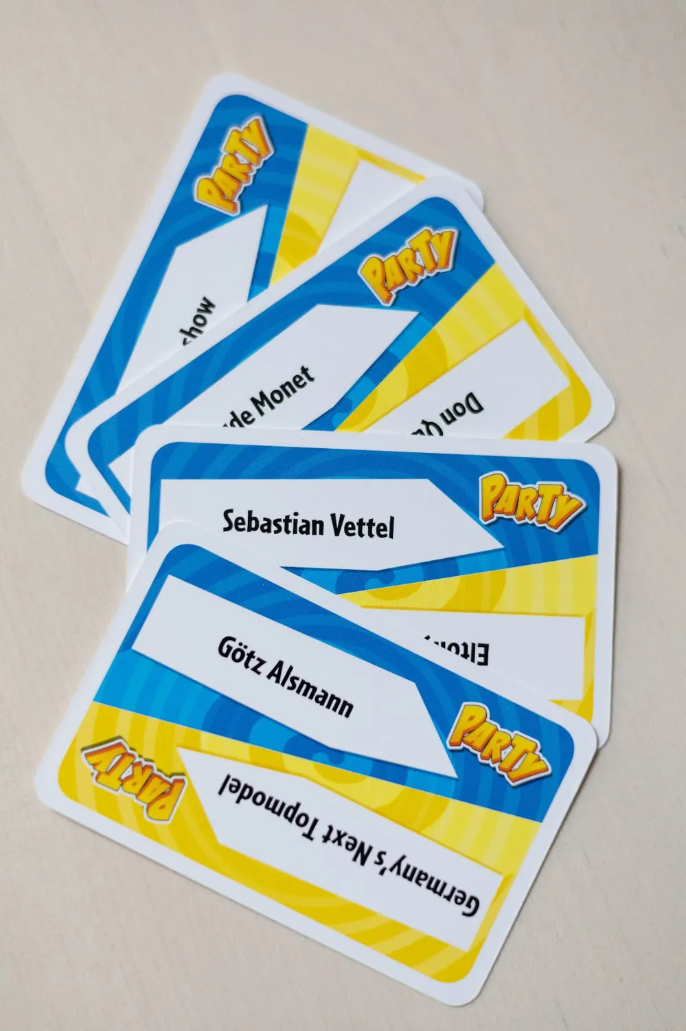 Asmodee Times Up Party Partyspiel 4-12 Spieler Deutsch