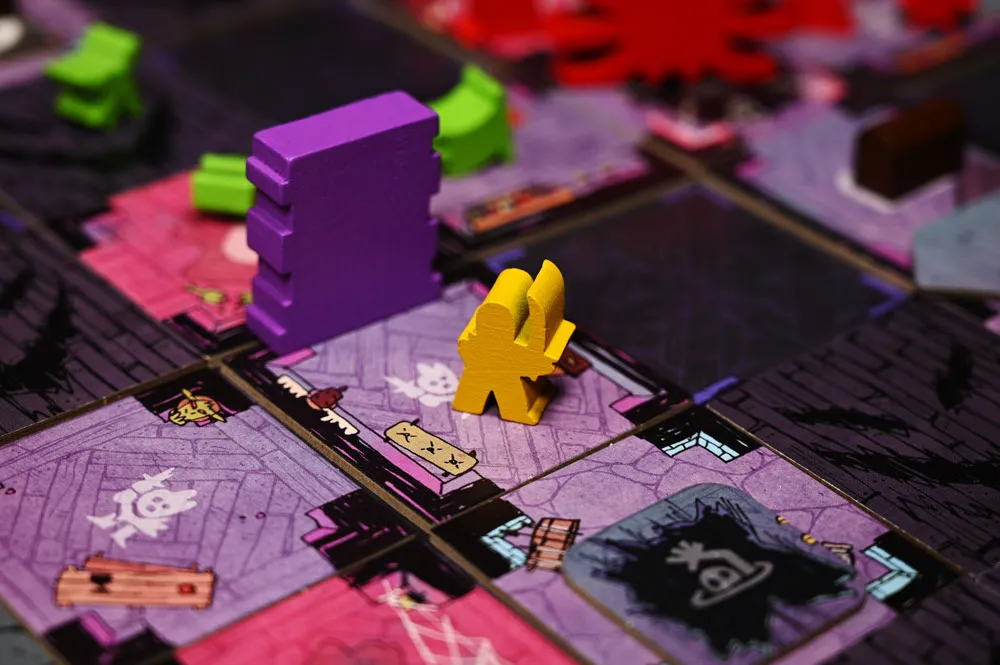 Leder Games Vast Mysterious Manor Holzmeeple Set