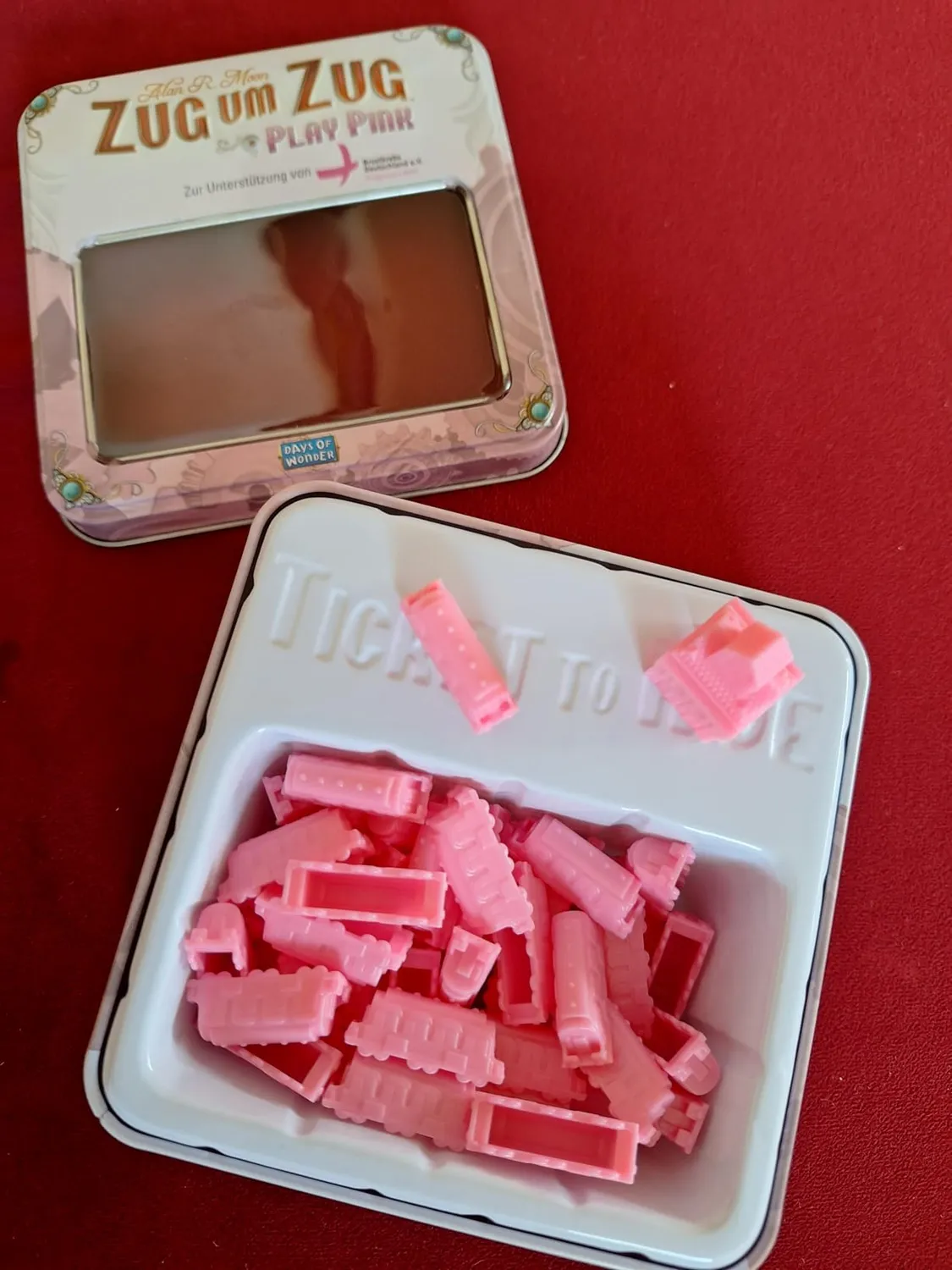 Asmodee Zug um Zug Play Pink Erweiterung Familienspiel rosa Züge