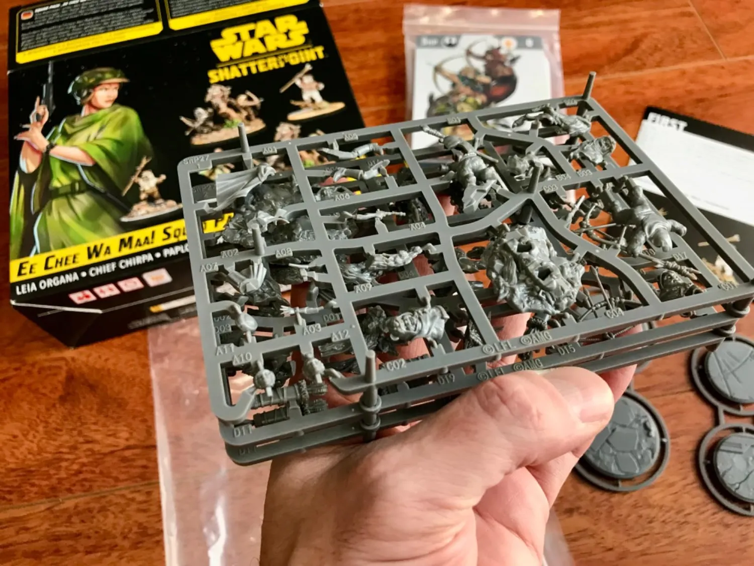 Atomic Mass Games Star Wars Shatterpoint Ee Chee Wa Maa Pack