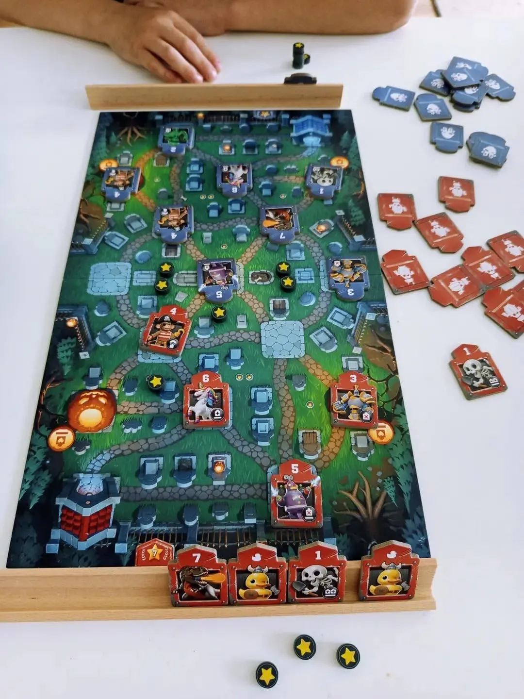 Asmodee Toy Battle Familienspiel 2 Spieler 8 Schlachtfelder