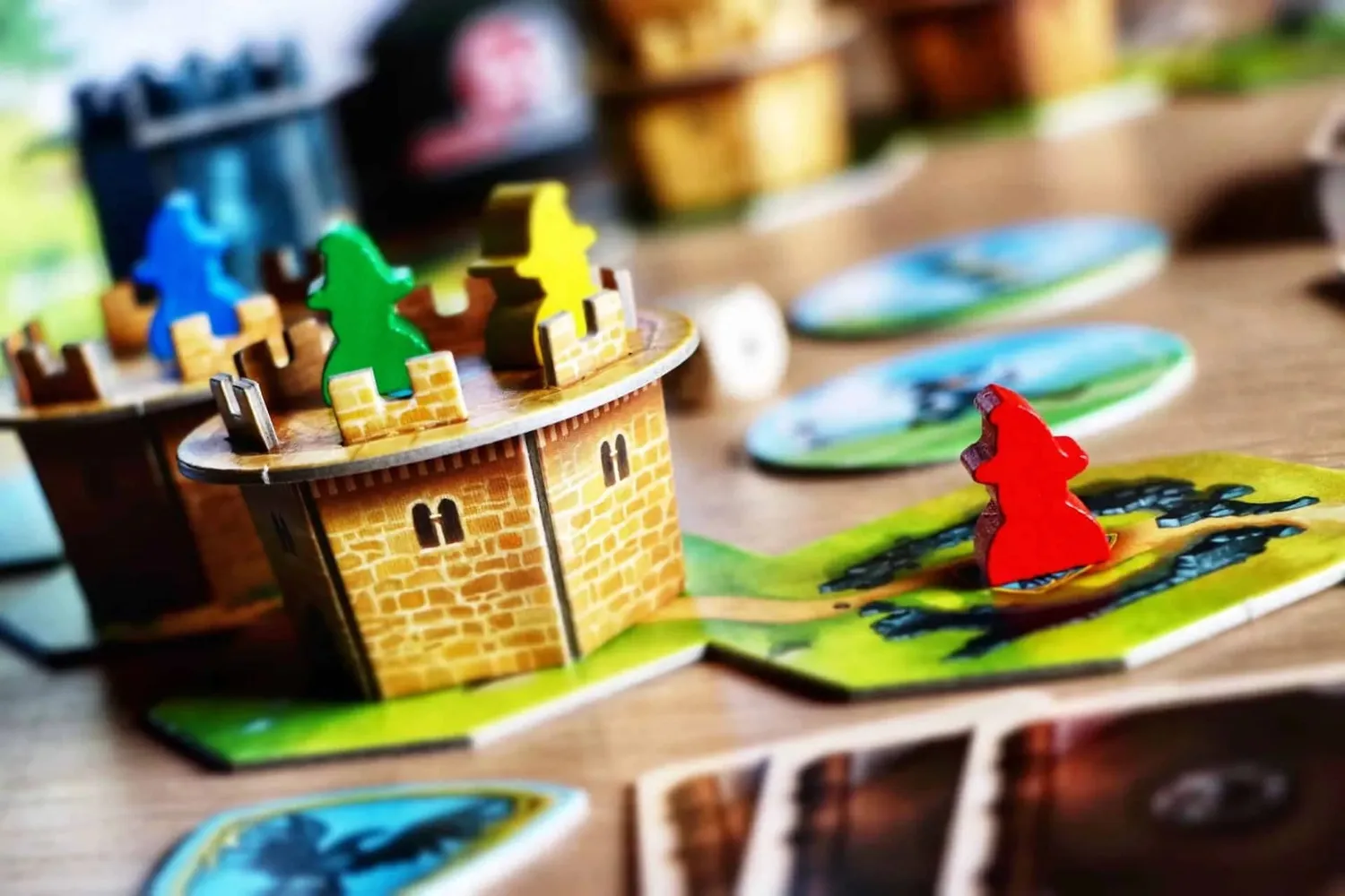 Capstone Games Wandering Towers Brettspiel Zauberer