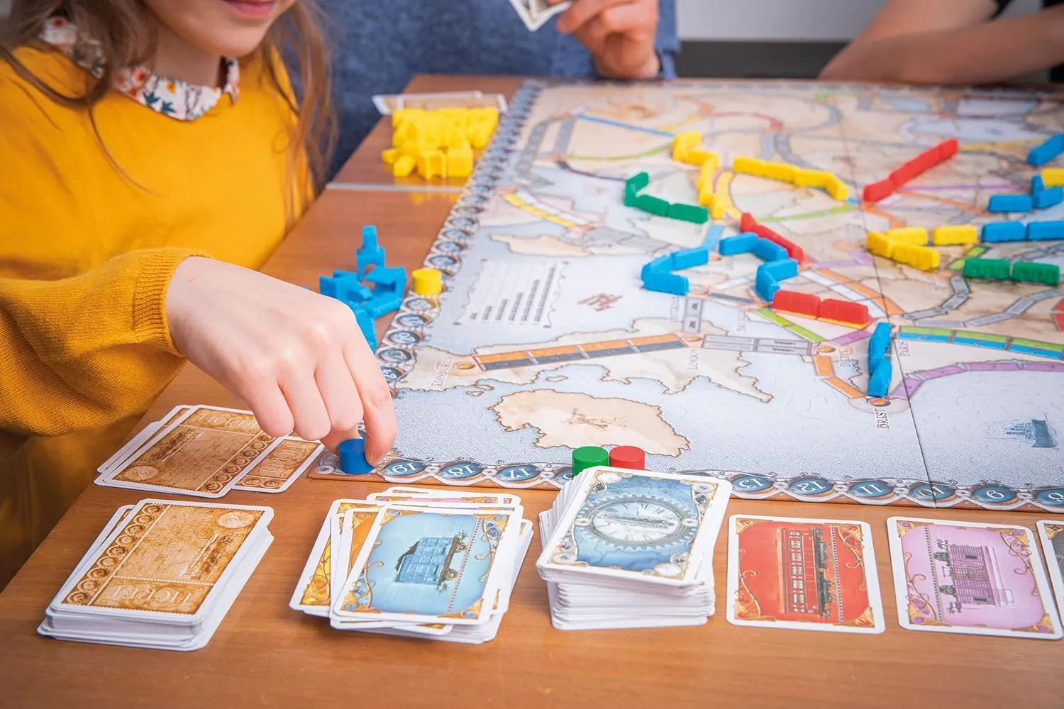 Zug um Zug Europa Grundspiel Brettspiel 2-5 Spieler Bahnhof