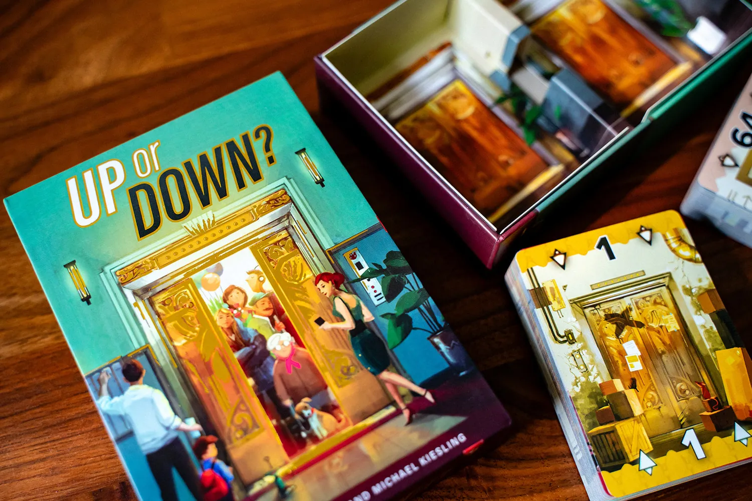 Capstone Games Up or Down? Kartenspiel Basisspiel für 6 Spieler