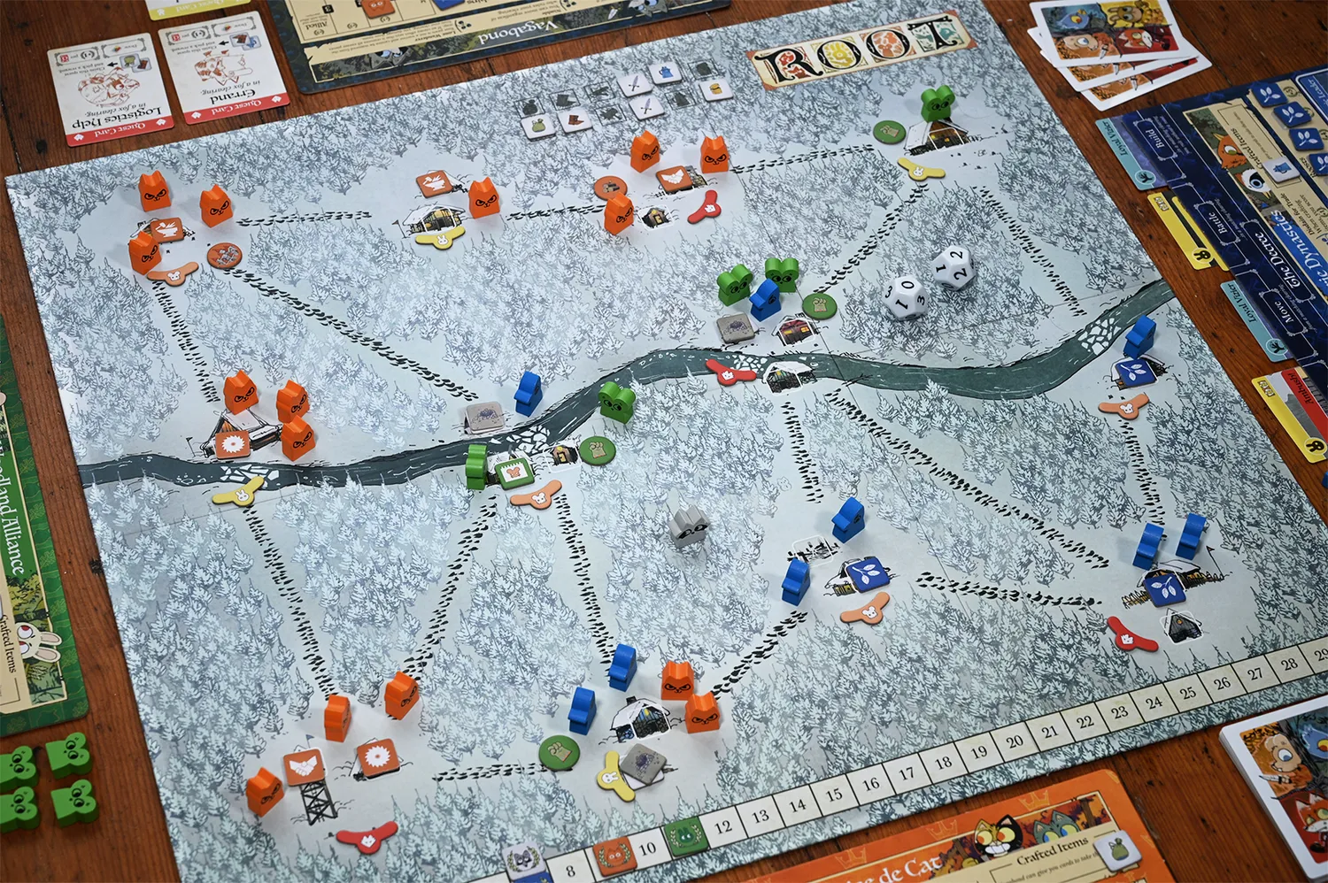 Leder Games Root Grundspiel Brettspiel Asymmetrisch