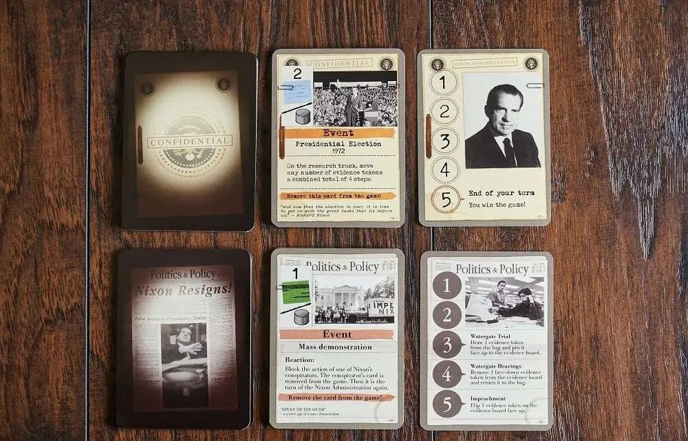 Capstone Games Watergate Brettspiel 2 Spieler