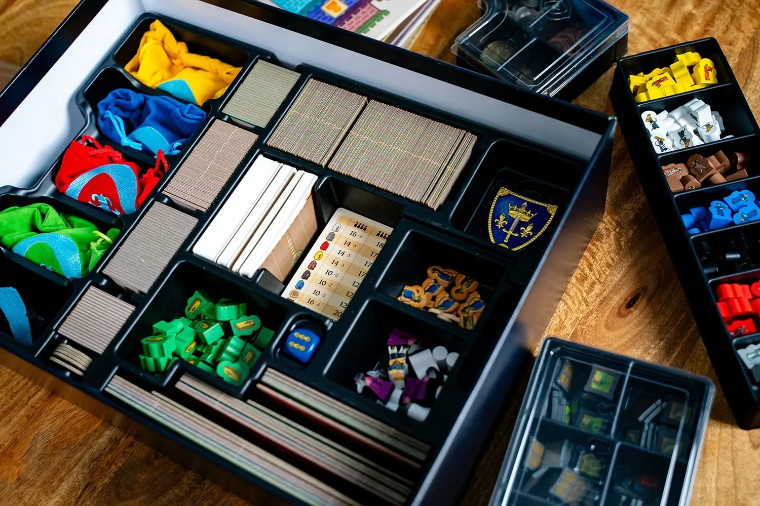 Capstone Games Orléans Big Box Brettspiel Komplettsammlung