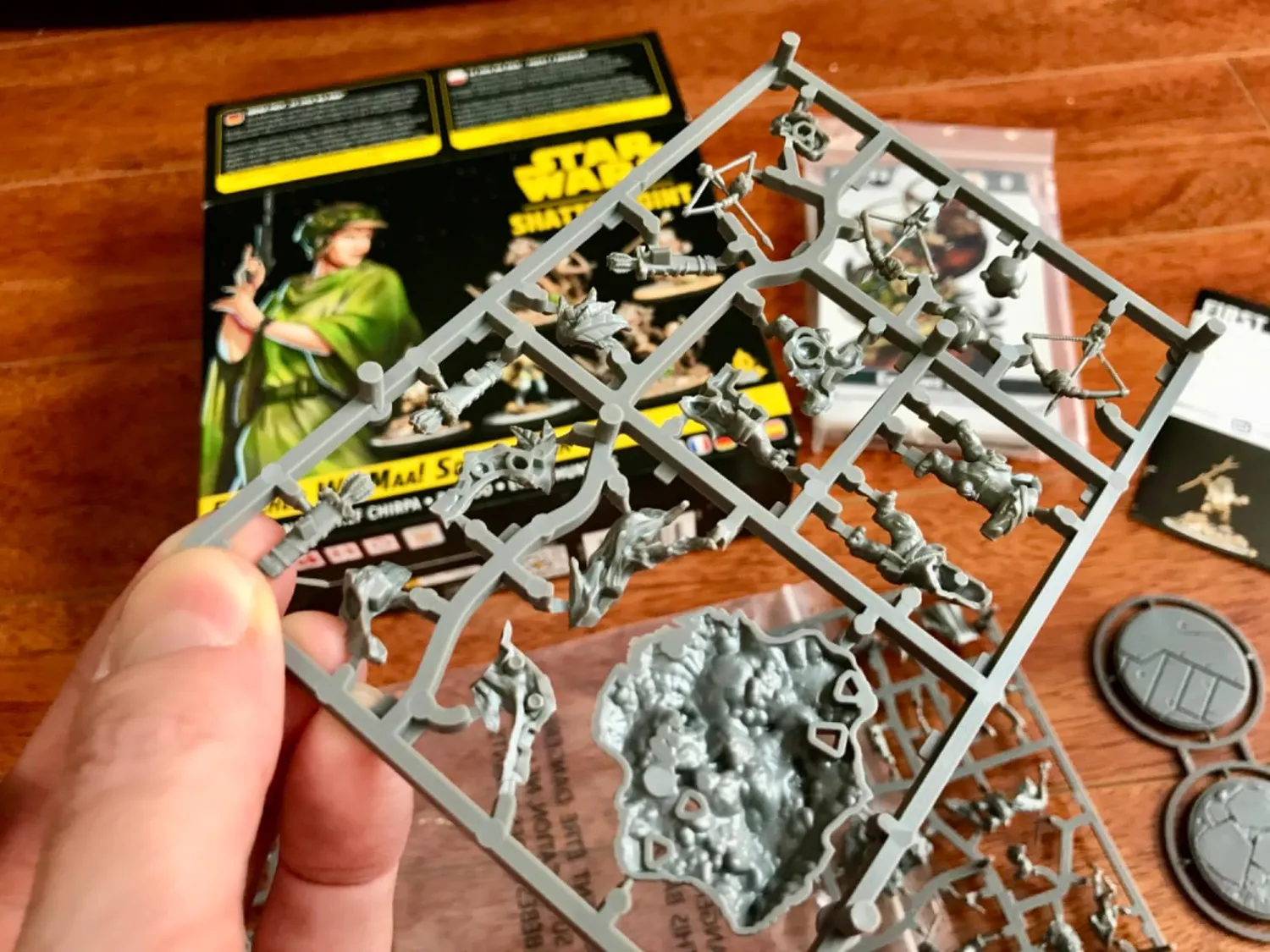 Atomic Mass Games Star Wars Shatterpoint Ee Chee Wa Maa Pack